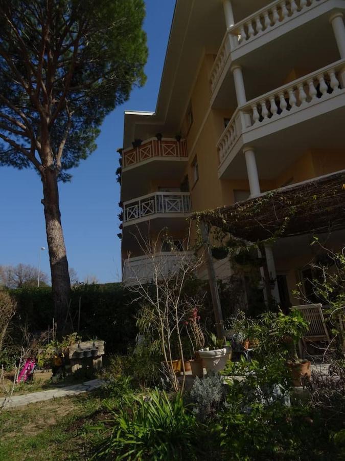 Appartement Tranquille Avec Jardin Et Piscine Fréjus Buitenkant foto