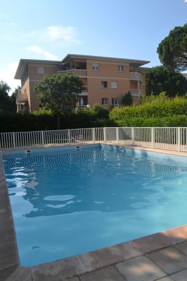 Appartement Tranquille Avec Jardin Et Piscine Fréjus Buitenkant foto